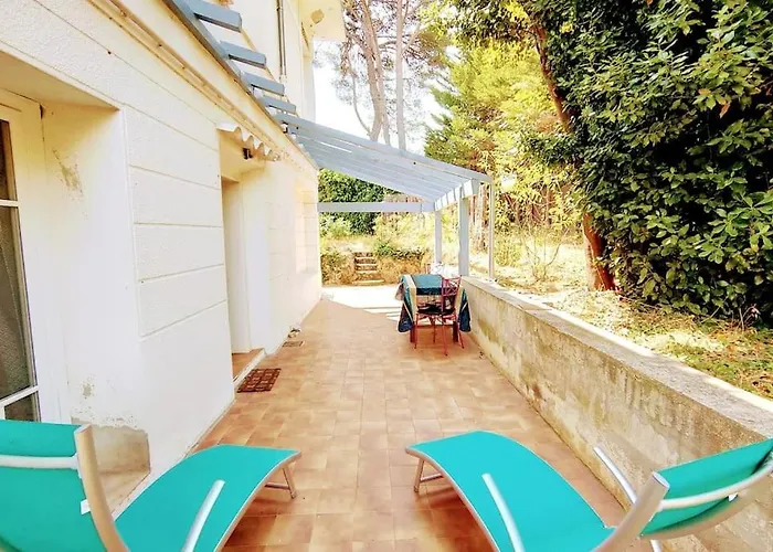 Maison de charme à 200 bord de mer, terrasse, jardin- Lesclesdenicole